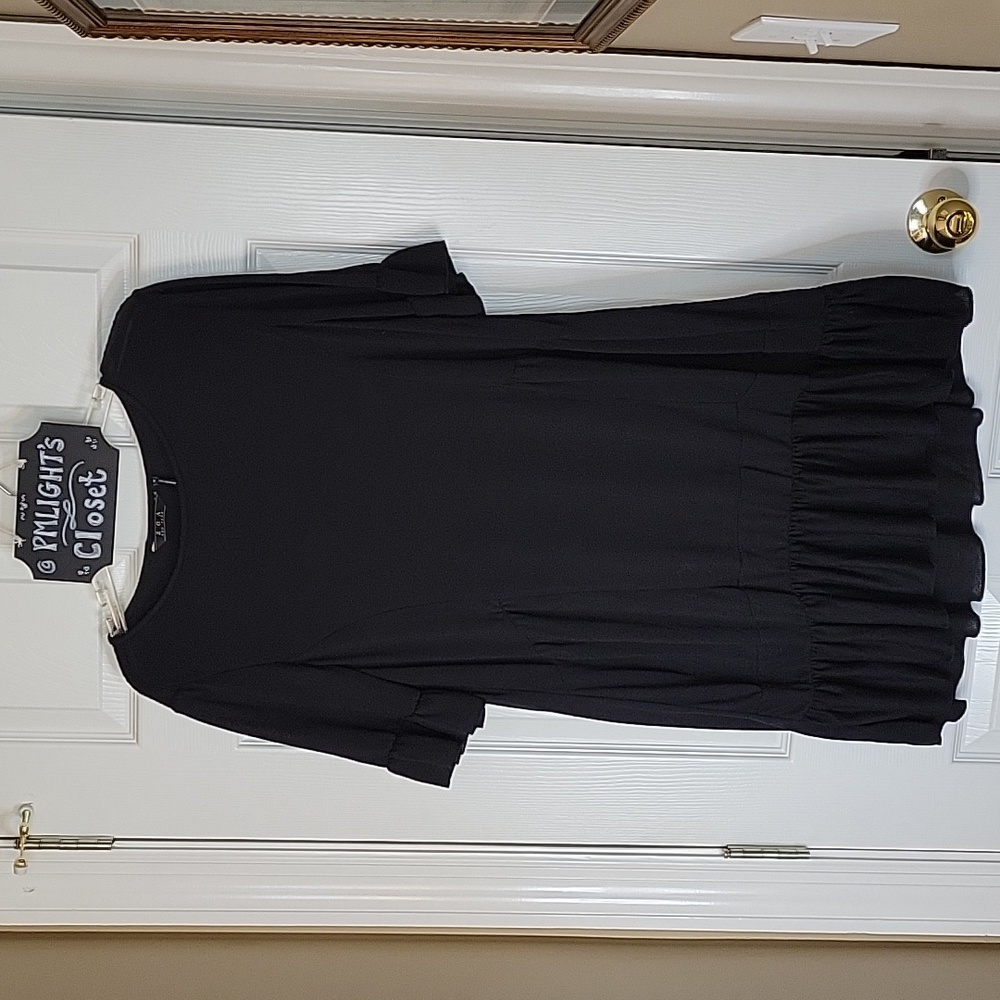 ZOA Medium Black Tunic Flowy Ruffle